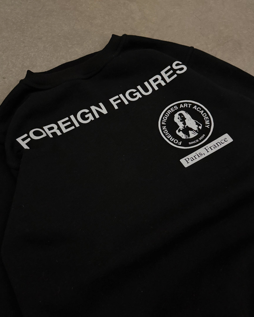 "Paris Hilton" Crewneck - Black
